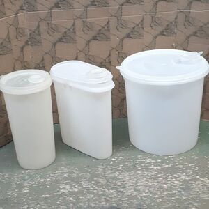 3 pc Tupperware containers